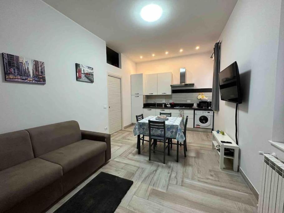 Family Flat Near Metro A Apartment โรม ภายนอก รูปภาพ