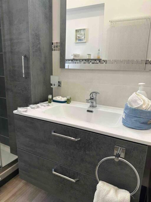 Family Flat Near Metro A Apartment โรม ภายนอก รูปภาพ